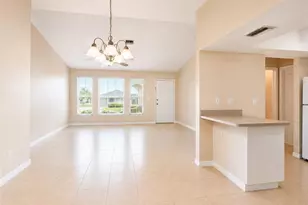 1138 SE 19th Ln, Cape Coral, FL 33990 - Photo 4