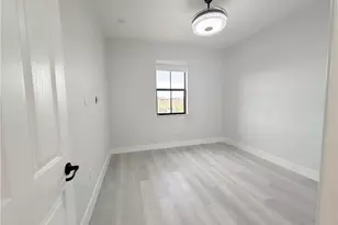 9045 Madrid Cir, Naples, FL 34104 - Photo 16