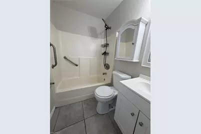 2018 NE 10th Pl, Cape Coral, FL 33909 - Photo 12