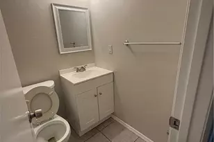 2018 NE 10th Pl, Cape Coral, FL 33909 - Photo 16