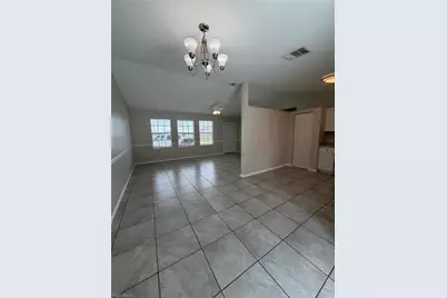2018 NE 10th Pl, Cape Coral, FL 33909 - Photo 4