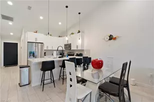 2917 SW Santa Barbara Pl, Cape Coral, FL 33914 - Photo 10