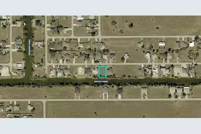 2002 NE 18th St, Cape Coral, FL 33909 - Photo 2