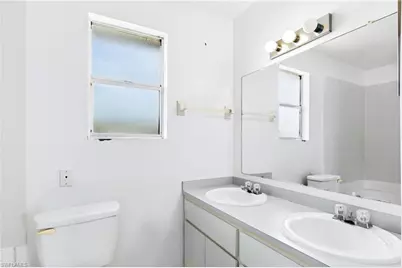 325 NE 10th St, Cape Coral, FL 33909 - Photo 18