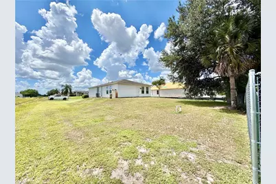 2800 26th St SW, Lehigh Acres, FL 33976 - Photo 4