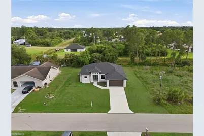 1436 Graham Cir, Lehigh Acres, FL 33936 - Photo 2
