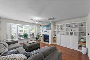 871 Entrada Dr S, Fort Myers, FL 33919 - Photo 4