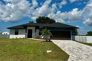 1318 NE 4th Pl, Cape Coral, FL 33909 - Photo 1
