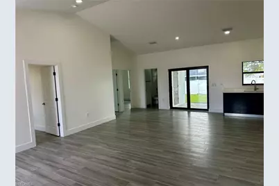 1318 NE 4th Pl, Cape Coral, FL 33909 - Photo 6