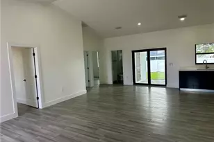 1318 NE 4th Pl, Cape Coral, FL 33909 - Photo 6