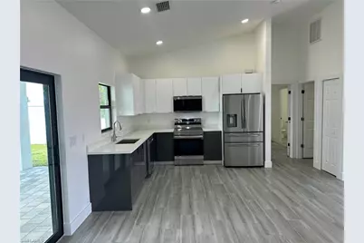 1318 NE 4th Pl, Cape Coral, FL 33909 - Photo 8