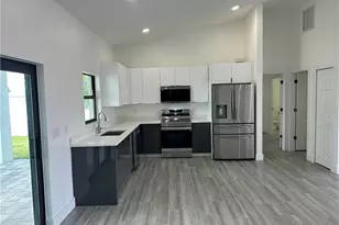 1318 NE 4th Pl, Cape Coral, FL 33909 - Photo 8