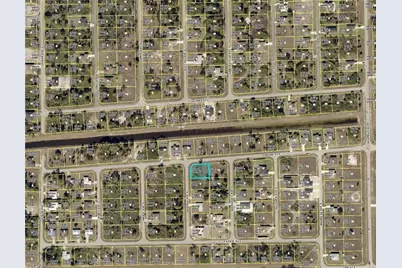 911 Martha Ave S, Lehigh Acres, FL 33974 - Photo 4