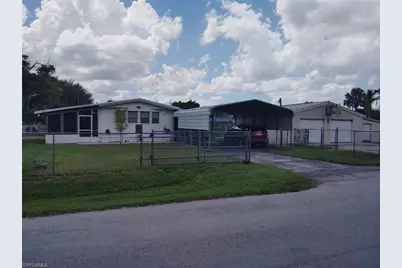 306 Pinecrest Ave NW, Moore Haven, FL 33471 - Photo 1