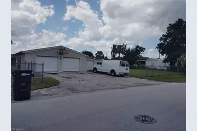 306 Pinecrest Ave NW, Moore Haven, FL 33471 - Photo 4