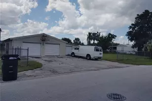 306 Pinecrest Ave NW, Moore Haven, FL 33471 - Photo 4