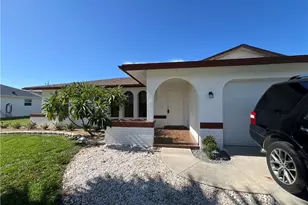 231 SW 33rd St, Cape Coral, FL 33914 - Photo 4