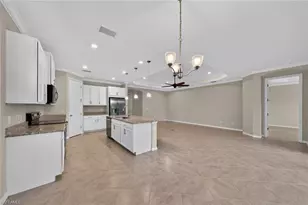 8051 Venetian Pointe Dr, Fort Myers, FL 33908 - Photo 24
