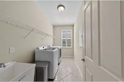 8051 Venetian Pointe Dr, Fort Myers, FL 33908 - Photo 40