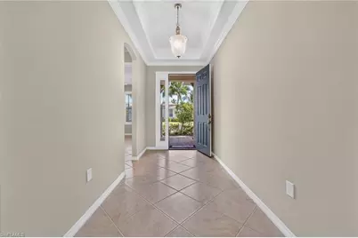 8051 Venetian Pointe Dr, Fort Myers, FL 33908 - Photo 8
