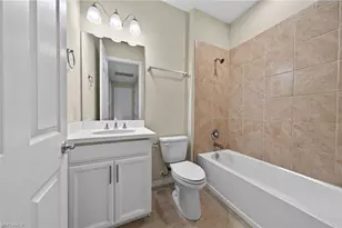 8051 Venetian Pointe Dr, Fort Myers, FL 33908 - Photo 16