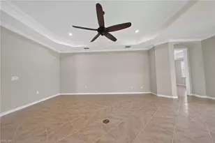 8051 Venetian Pointe Dr, Fort Myers, FL 33908 - Photo 20