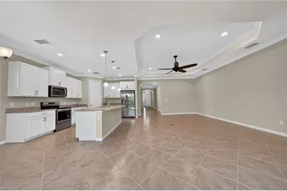 8051 Venetian Pointe Dr, Fort Myers, FL 33908 - Photo 30