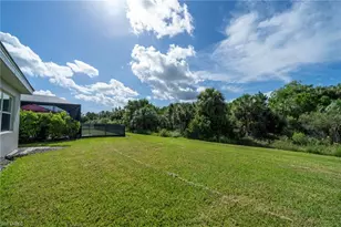 8051 Venetian Pointe Dr, Fort Myers, FL 33908 - Photo 4