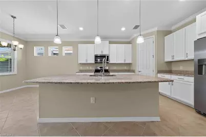 8051 Venetian Pointe Dr, Fort Myers, FL 33908 - Photo 28