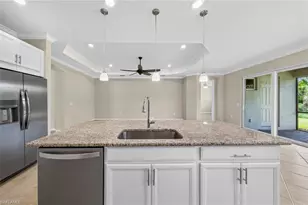 8051 Venetian Pointe Dr, Fort Myers, FL 33908 - Photo 26