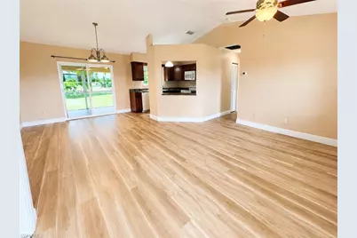 804 NE 7th Pl, Cape Coral, FL 33909 - Photo 4