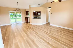 804 NE 7th Pl, Cape Coral, FL 33909 - Photo 4