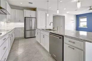 11752 Bowes Cir, Fort Myers, FL 33913 - Photo 10