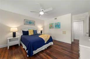 592 Beachwalk Cir, Naples, FL 34108 - Photo 24