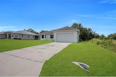 856 William Denver St, Lehigh Acres, FL 33974 - Photo 2