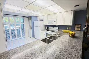 132 Pinebrook Dr, Fort Myers, FL 33907 - Photo 10