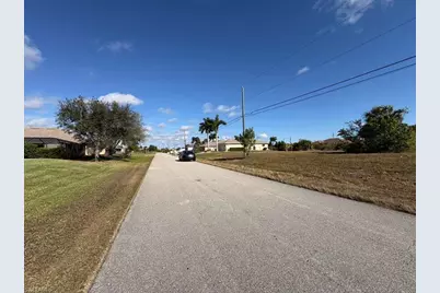 1203 NW 9th Pl, Cape Coral, FL 33993 - Photo 4