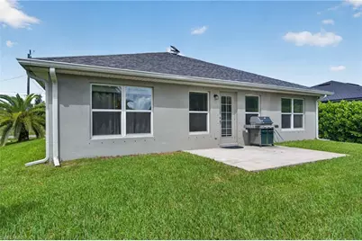 2724 Miracle Pkwy, Cape Coral, FL 33914 - Photo 20