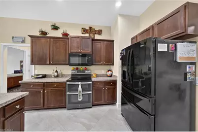 2724 Miracle Pkwy, Cape Coral, FL 33914 - Photo 8