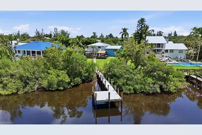 15636 Light Blue Cir, Fort Myers, FL 33908 - Photo 2