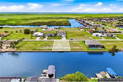 1519 NW 41st Pl, Cape Coral, FL 33993 - Photo 8