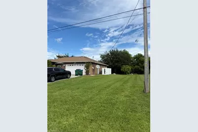 3009 NE 7th Pl, Cape Coral, FL 33909 - Photo 4