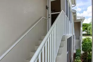 10469 Washingtonia Palm Way, Fort Myers, FL 33966 - Photo 2