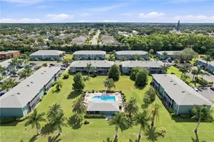 136 Cypress Way E, Naples, FL 34110 - Photo 20