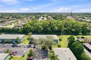 136 Cypress Way E, Naples, FL 34110 - Photo 22