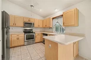 511 Trafalgar Pkwy, Cape Coral, FL 33991 - Photo 14