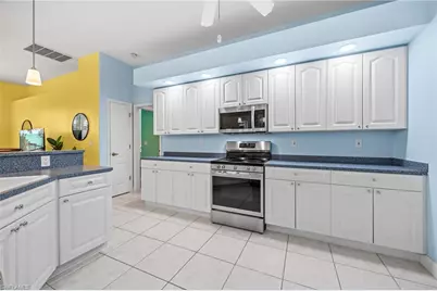 205 SW 37th Ln, Cape Coral, FL 33914 - Photo 18