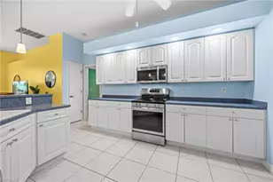 205 SW 37th Ln, Cape Coral, FL 33914 - Photo 18