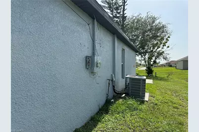 613 NW 7th Ave, Cape Coral, FL 33993 - Photo 20