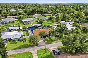 1028 Edgemere Dr, Fort Myers, FL 33919 - Photo 46